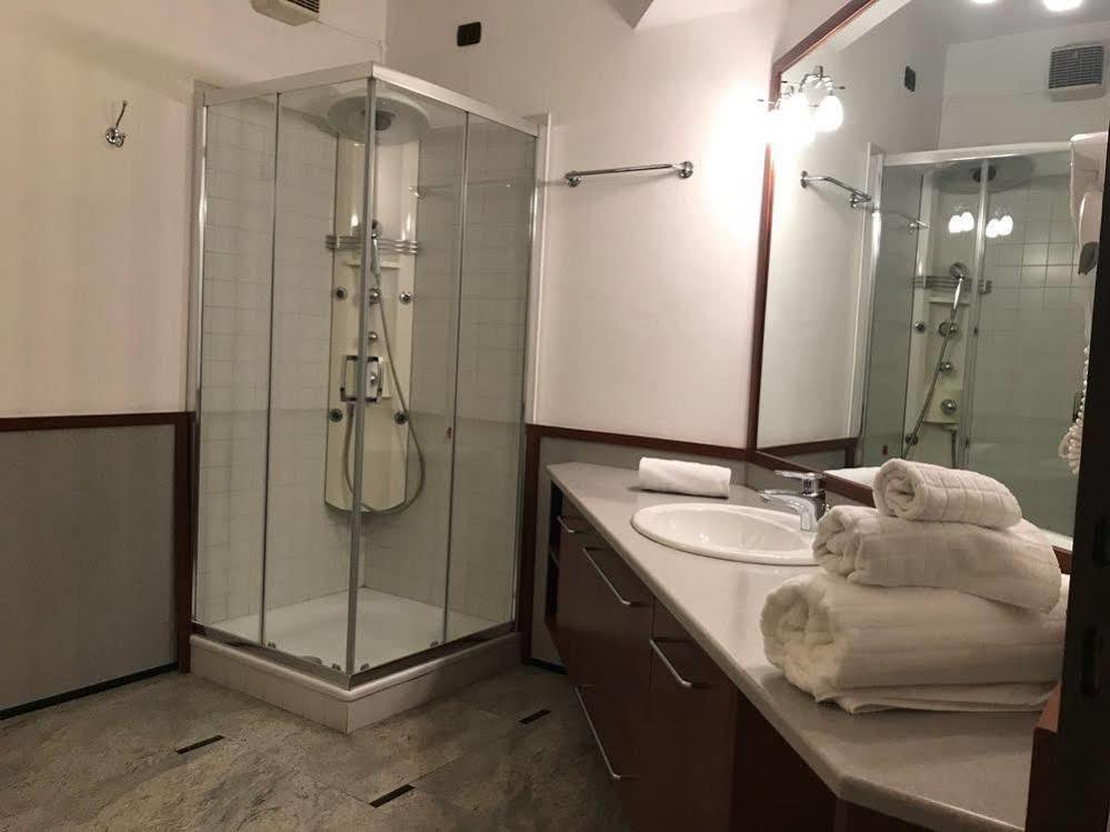 Hotel Thea Monza Esterno foto